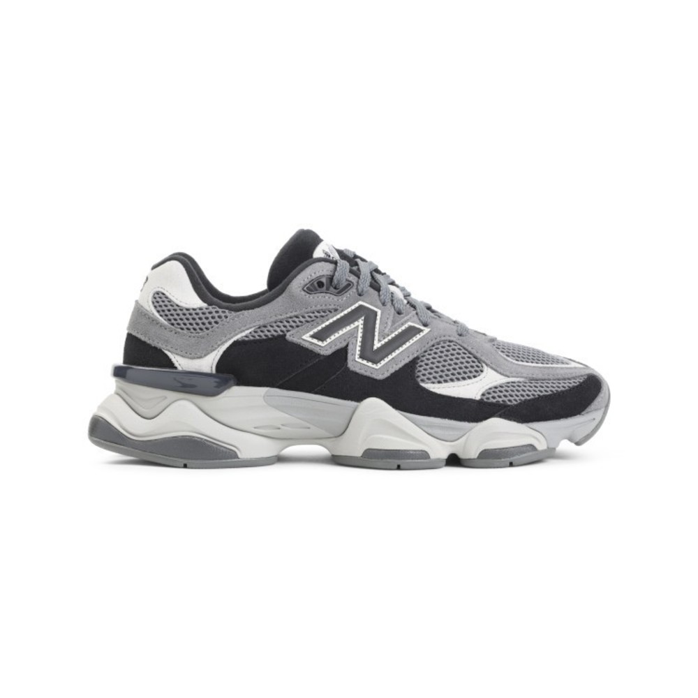 New Balance Layered Design Sneakers With Chunky Sole And Iconic Logo - NWT
